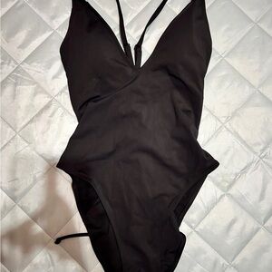 Viral TA3 Hi Cut Plungey Swimsuit Size Large New